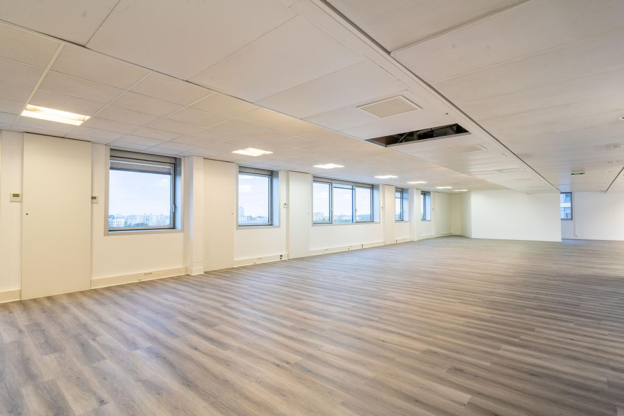 Bureau Noisy-le-Grand 2889m² Location bureau Noisy-le-Grand Seine-Saint-Denis OLBUR2106797 1